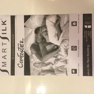 Comforter in White - Luxury Silk-Filled Bedding